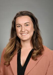 Julia Metzger Portrait